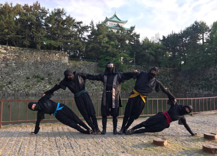 主要在名古屋城等觀光景點，表演忍者技藝。